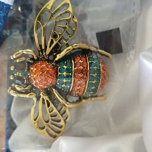 Bee pin